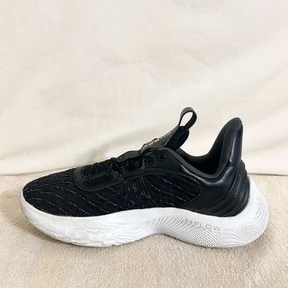 Under Armour Curry Flow 9 Black/White size 8.5 MEN’S BASKETBALL SHOES - Picture 4 of 8
